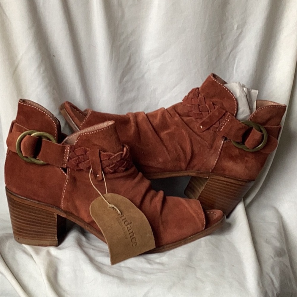 Brand new Earth open toed ankle booties—made in Italy
